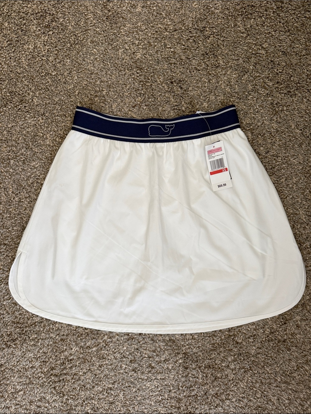 Vineyard Vines White Skort with Navy Elastic Waistband